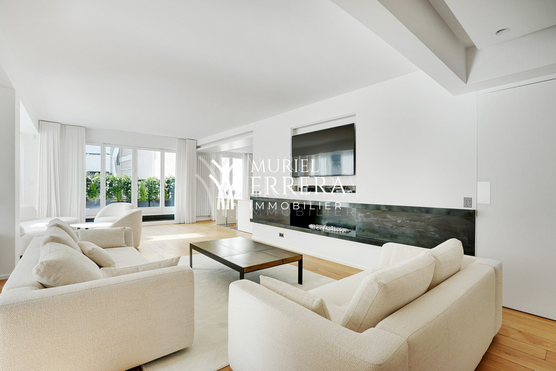 Une terrasse sur Montaigne