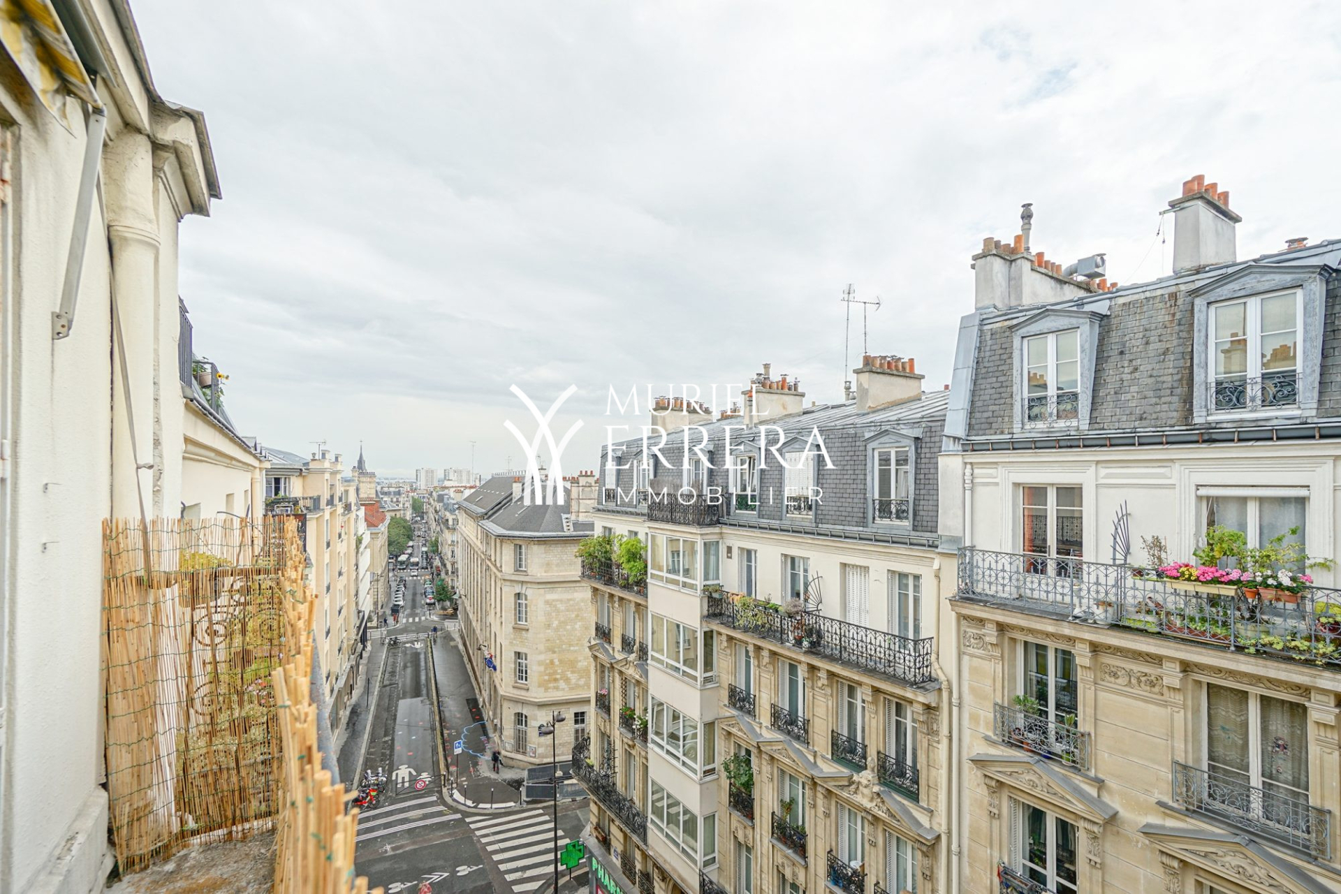 Un Petit Balcon sur les toits