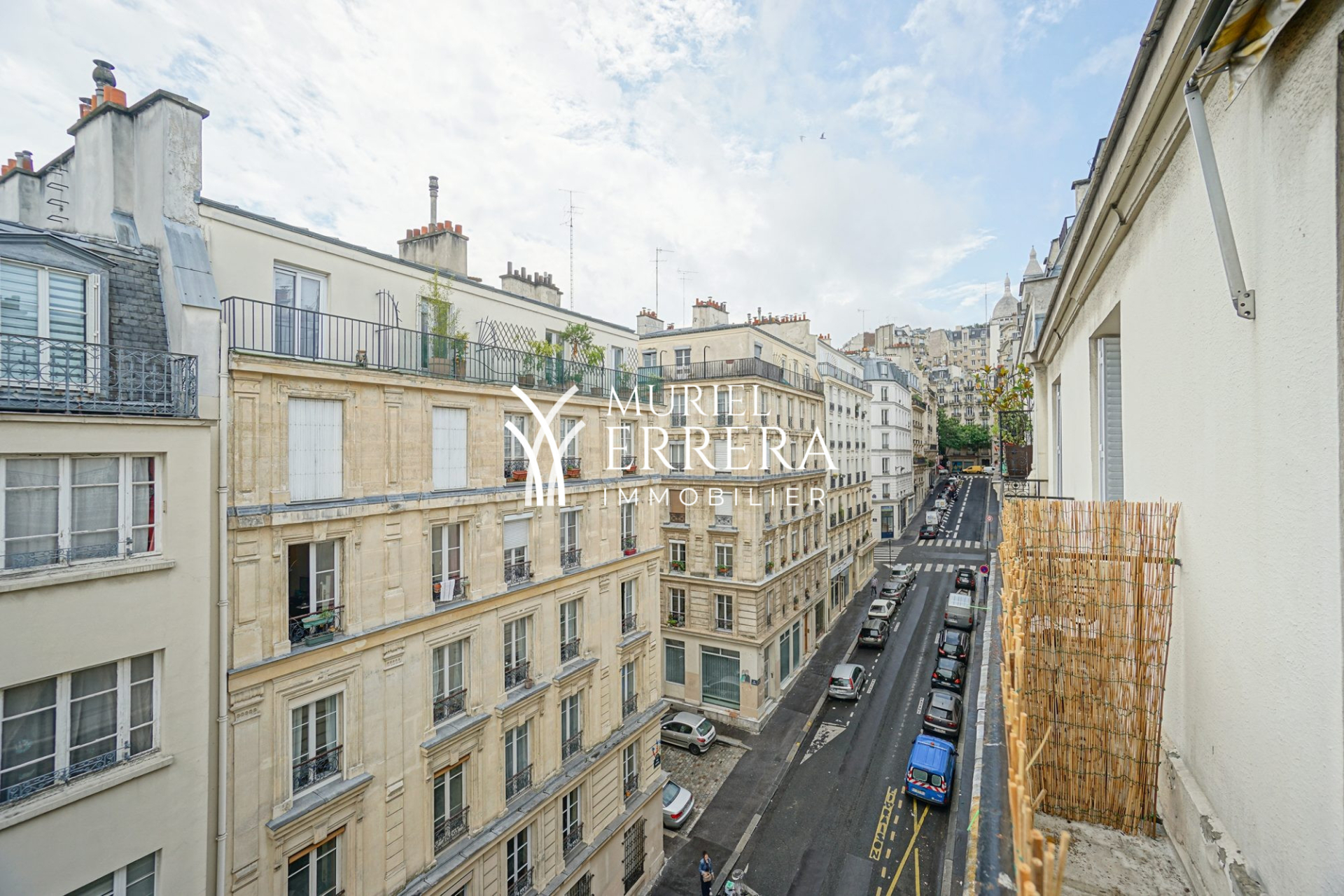 Un Petit Balcon sur les toits