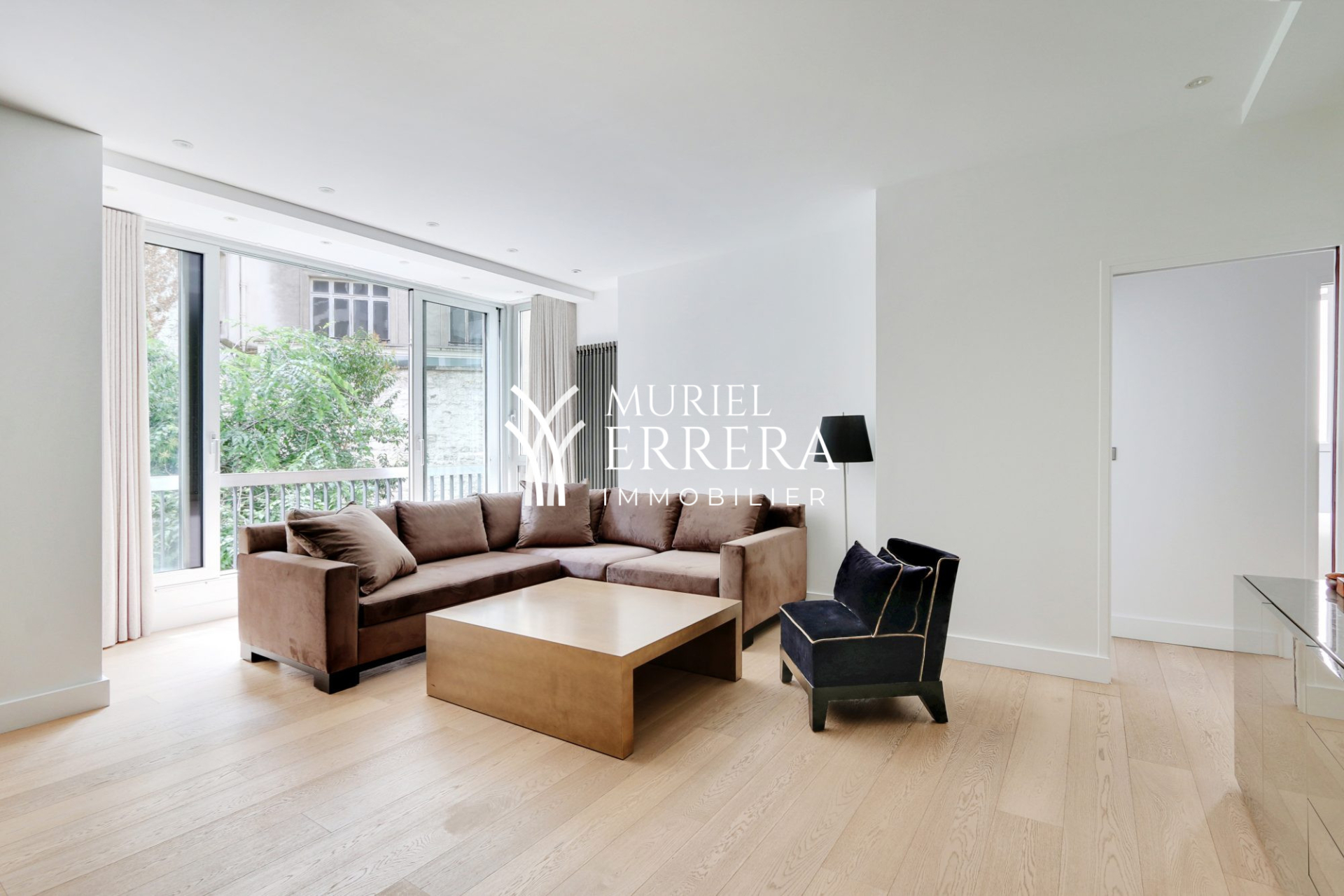 Location Avenue Montaigne