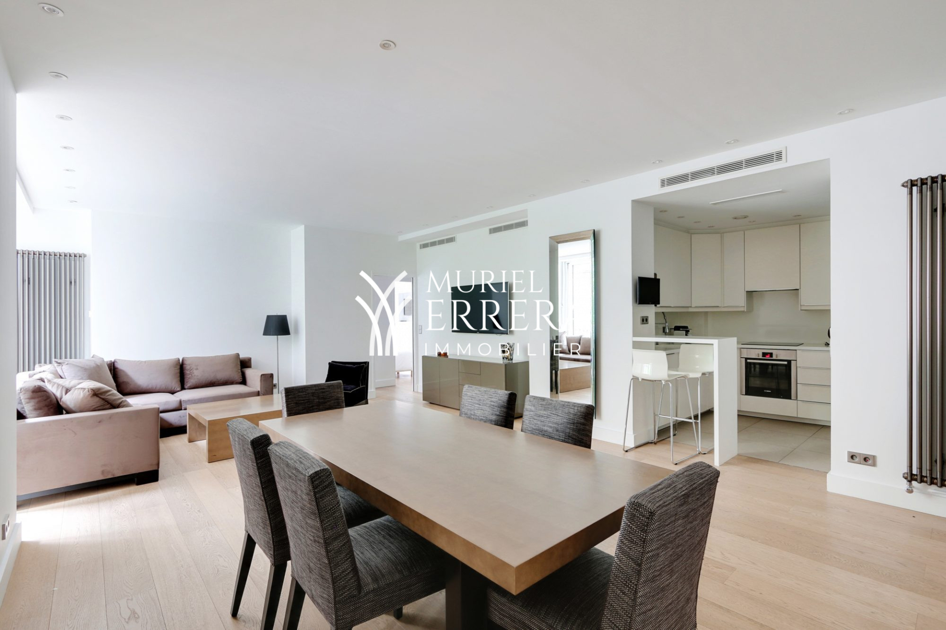 Location Avenue Montaigne