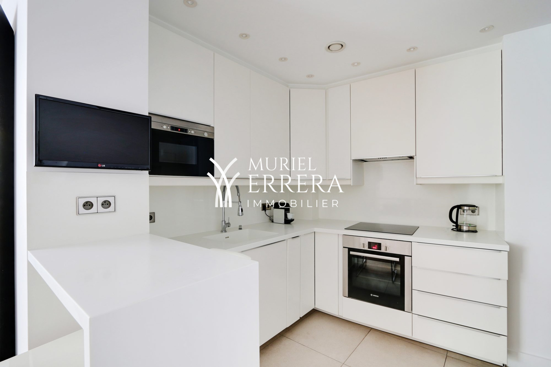 Location Avenue Montaigne